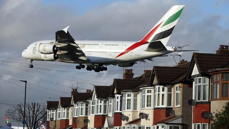 imported-skynews-emirates-airbus-a380_6806347.jpg