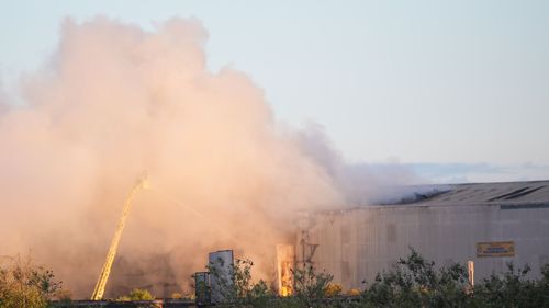 imported-skynews-bermondsey-fire_7268651.jpg