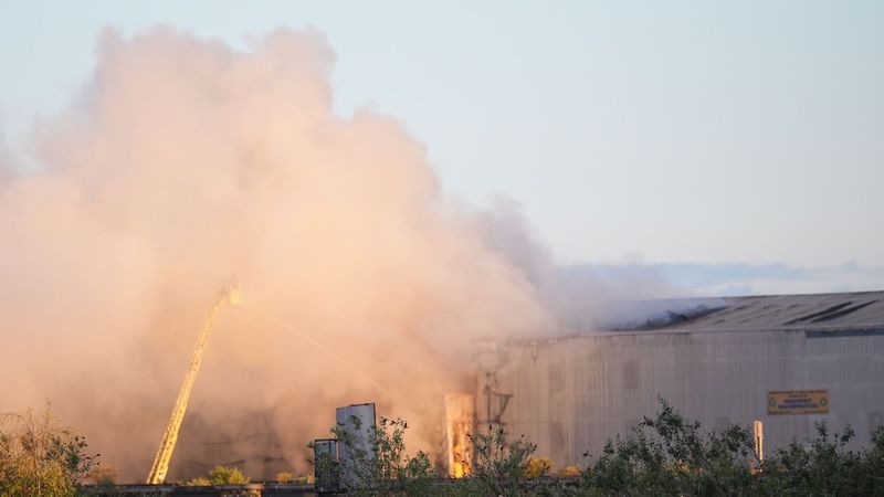 imported-skynews-bermondsey-fire_7268651.jpg