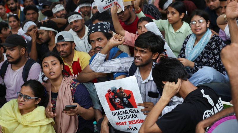 imported-skynews-cockroach-janta-party_7300570.jpg