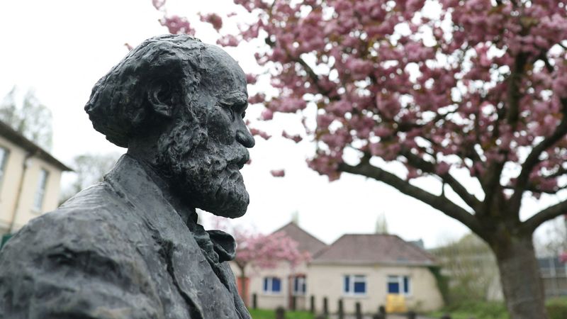 imported-skynews-keir-hardie-aberdare_7243174.jpg