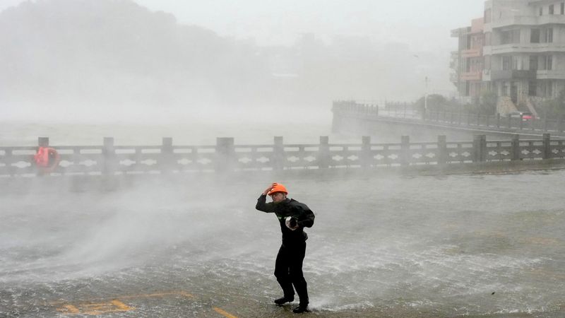 imported-skynews-typhoon-dolphin-yuhuan_7317965.jpg