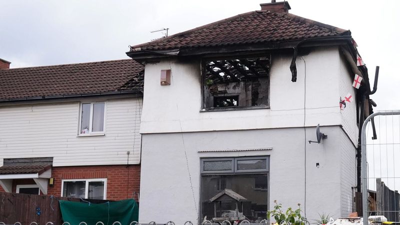 imported-skynews-middlesbrough-fire_7333222.jpg