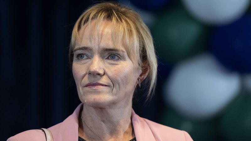 imported-skynews-sandie-peggie-dundee_7107562.jpg