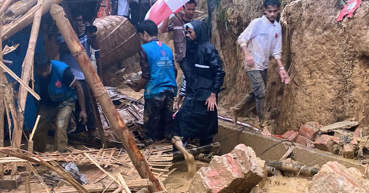 imported-skynews-bangladesh-landslide_7293071.jpg