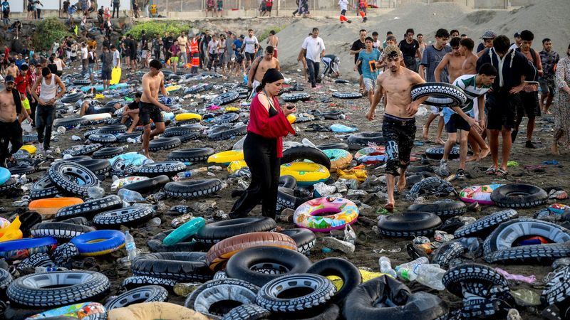 imported-skynews-migrants-ceuta-morocco_7310977.jpg