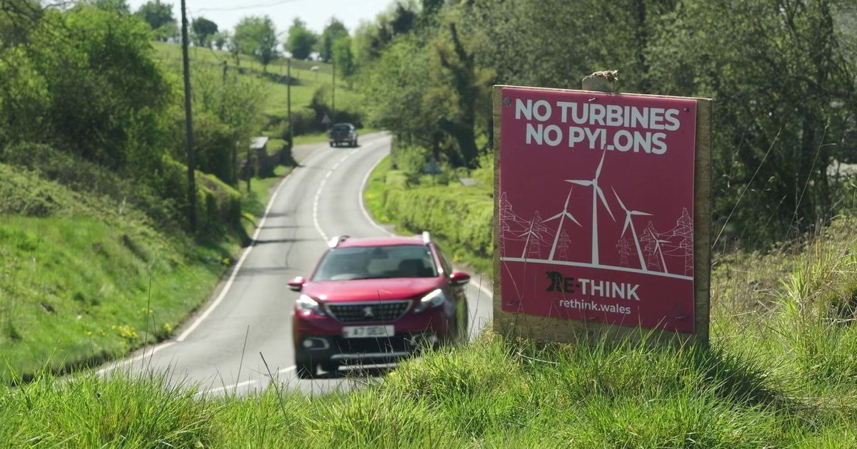 imported-skynews-wales-pylons-turbines_6910021.jpg