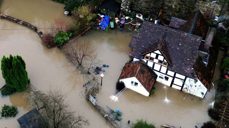imported-skynews-flooding-storm-henk_7167833.jpg