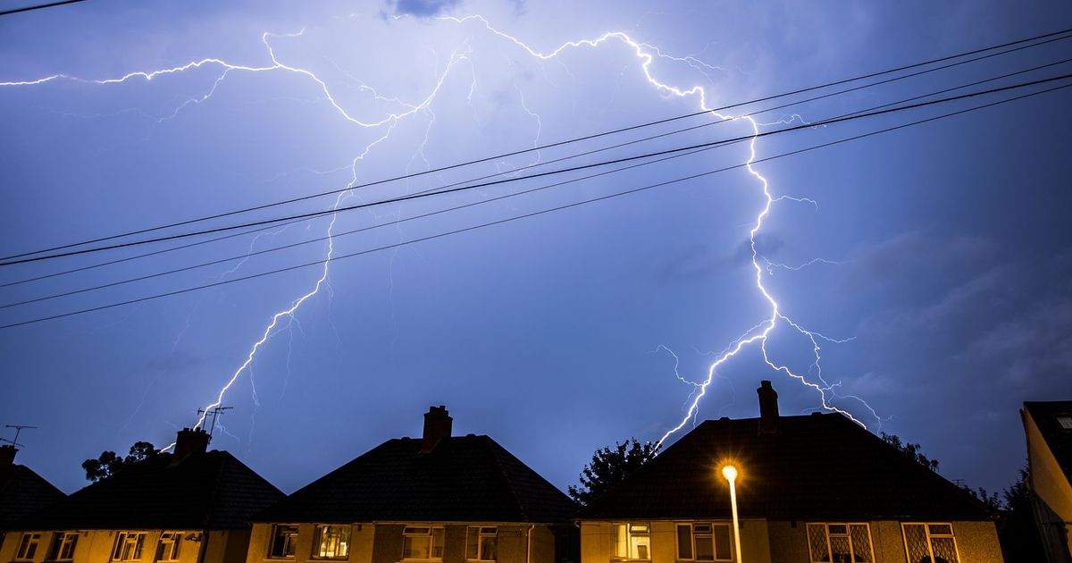 imported-skynews-thunderstorm-lightning_6947685.jpg