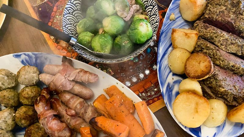 imported-skynews-christmas-dinner_6978527.jpg