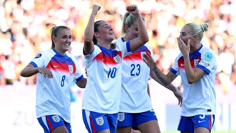 imported-skynews-england-womens-football_6961265.jpg
