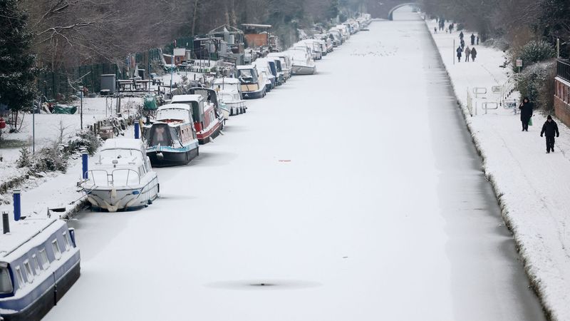 imported-skynews-bridgewater-canal-manchester_6795069.jpg