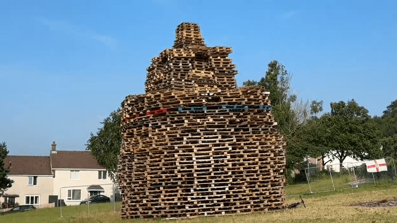 imported-skynews-bonfire-braniel-belfast_7295492.png