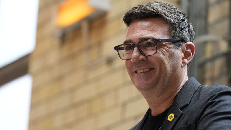 imported-skynews-andy-burnham-money_7287087.jpg