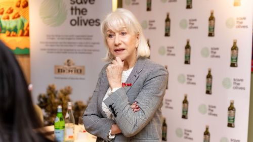 imported-skynews-dame-helen-mirren-olive-oil_7221355.jpg