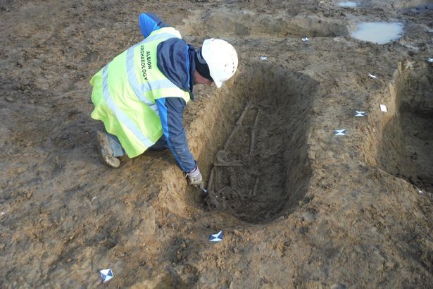 imported-2_Grave-of-crucified-skeleton-CREDIT-Albion-Archaeology-min.jpg