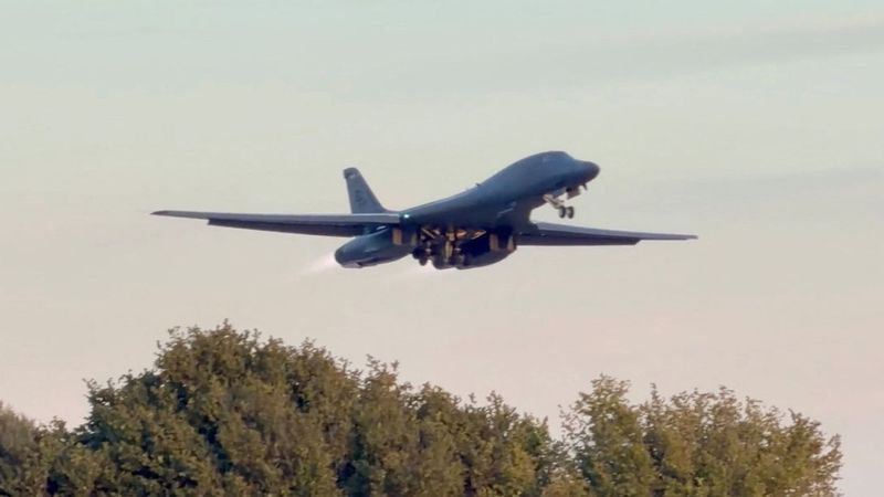 imported-skynews-bomber-fairford_7368726.jpg