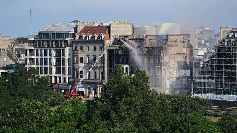 imported-skynews-edinburgh-princes-street_7293475.jpg