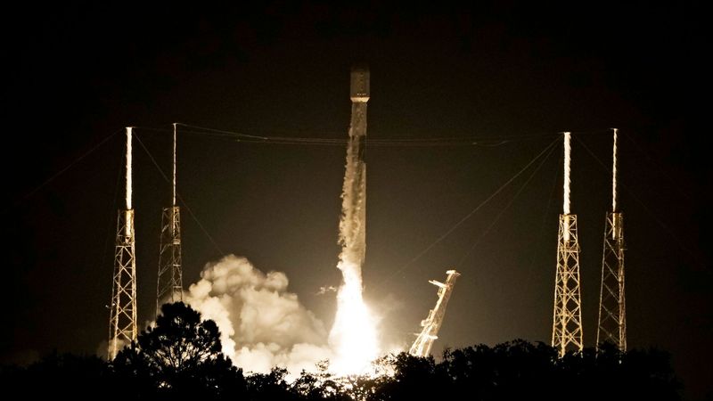imported-skynews-starlink-spacex-falcon-9-rocket_7314120.jpg
