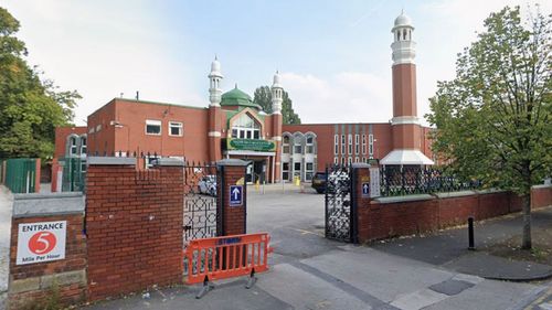 imported-skynews-manchester-central-mosque_7174609.jpg