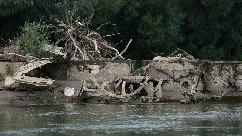 imported-skynews-slovenian-steam-boat_7326163.jpg
