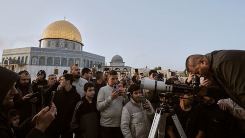 imported-skynews-ramadan-moon_7167419.jpg