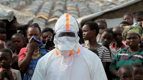 imported-skynews-a-health-worker-ebola_7306854.jpg