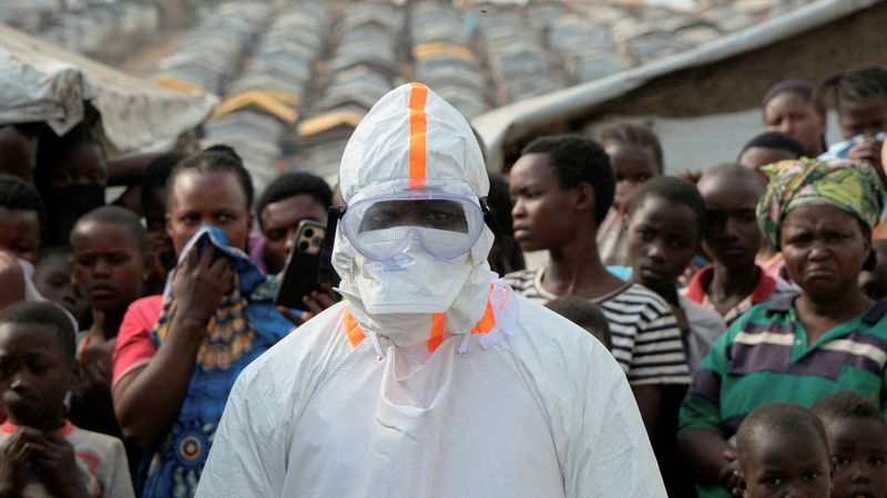 imported-skynews-a-health-worker-ebola_7306854.jpg