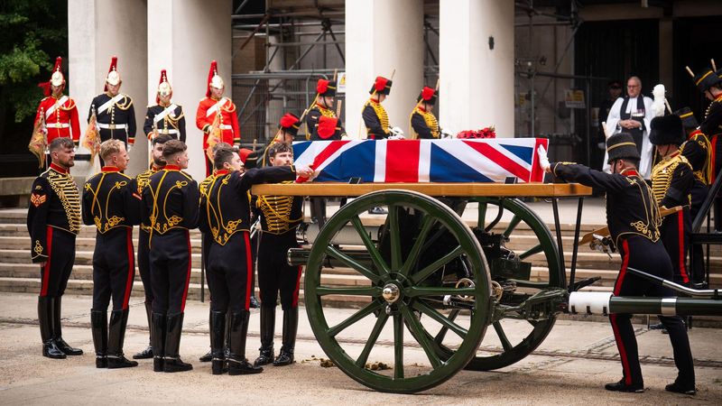 imported-skynews-guards-chapel-ciara-sullivan_7263787.jpg