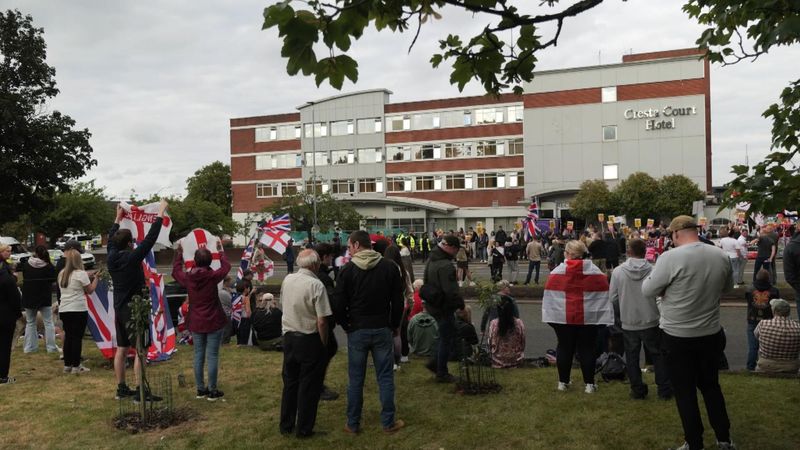 imported-skynews-altrincham-migrant_6977394.jpg