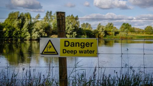 imported-skynews-deep-water-swimming_7259254.jpg