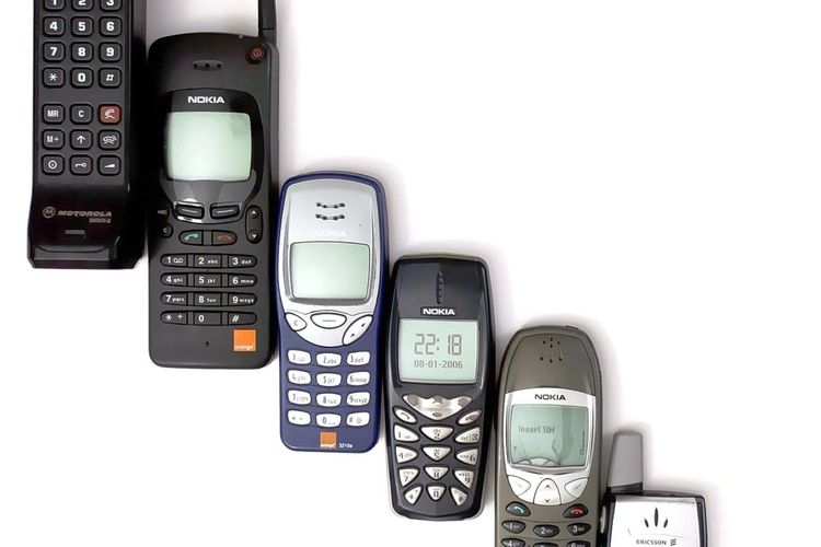 imported-1200px-Mobile_phone_evolution-783cbf.jpg