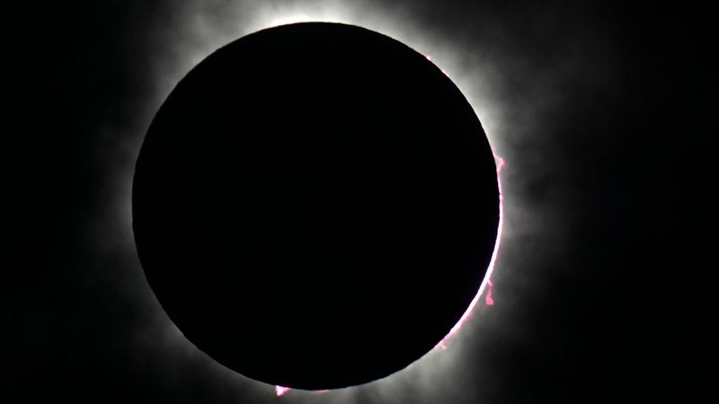 imported-skynews-total-solar-eclipse_7294550.jpg