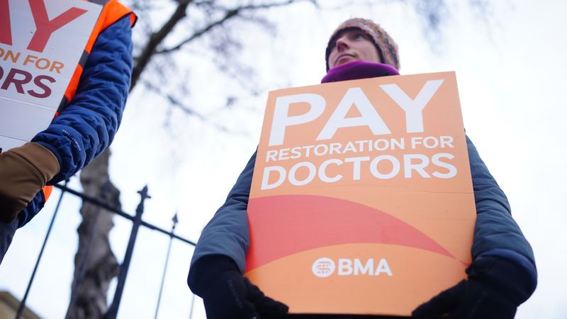 imported-skynews-strikes-bma-junior-doctors_6496070.jpg