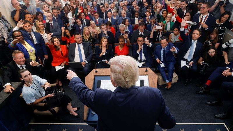 imported-skynews-donald-trump-press_6988350.jpg