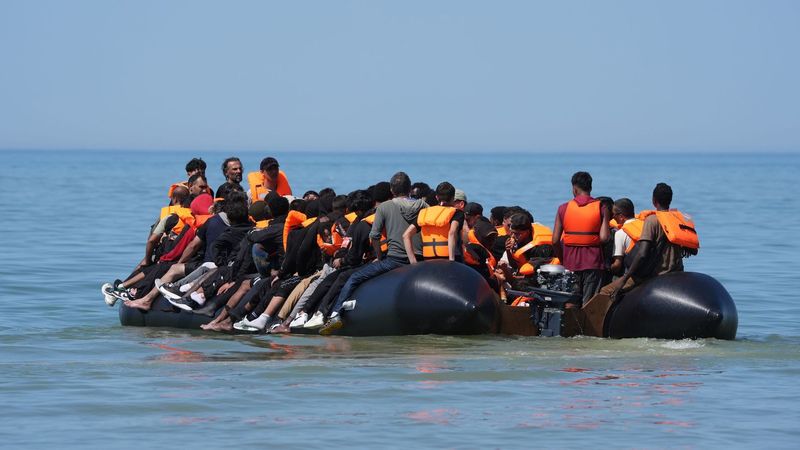imported-skynews-migrants-france_7334458.jpg