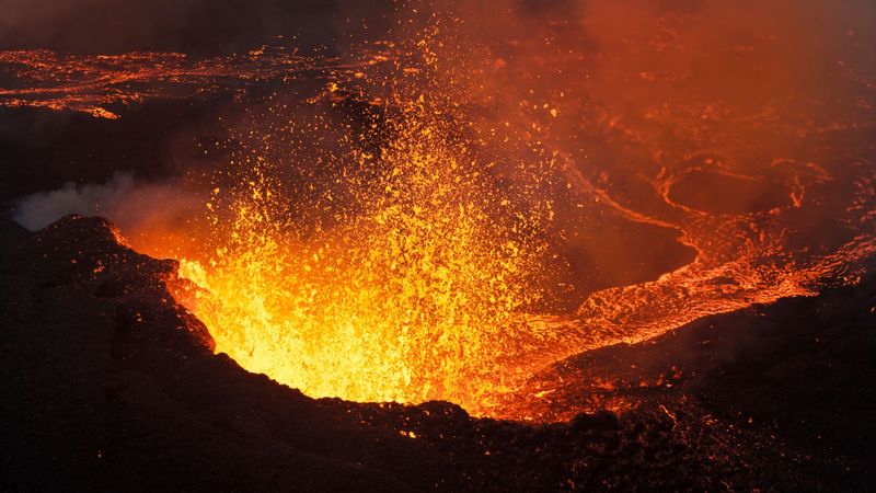 imported-skynews-grindavik-volcano_7328855.jpg