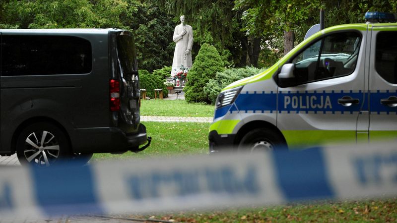 imported-skynews-police-monastery-jaroslaw_7360285.jpg