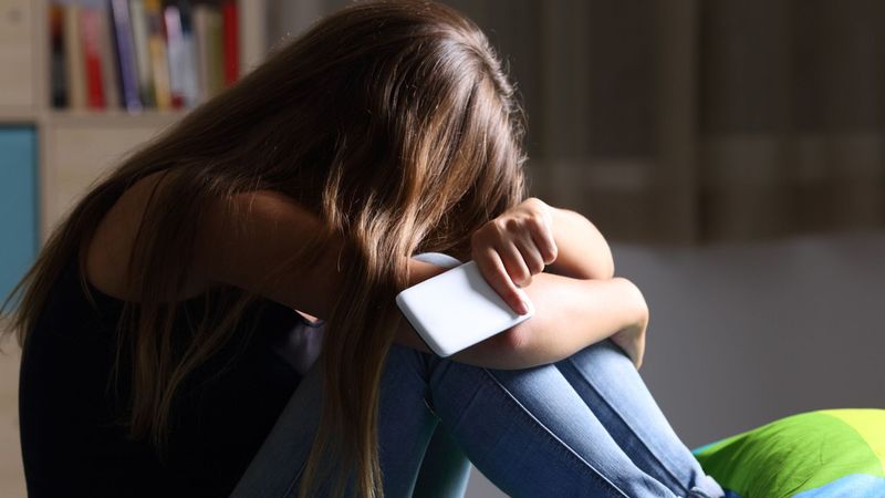 imported-skynews-teenager-abuse-phone_7364289.jpg