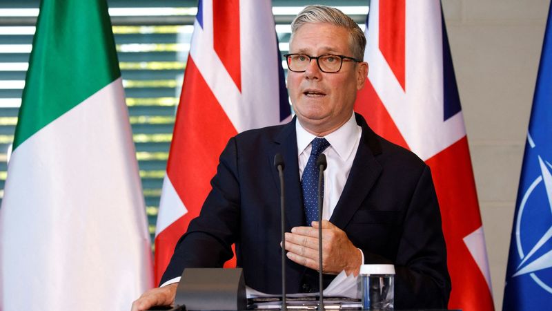 imported-skynews-keir-starmer-emmanuel-macron_7281921.jpg