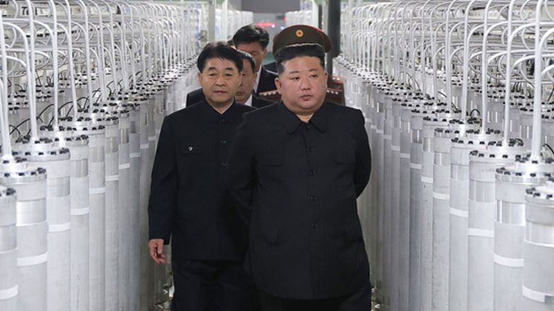 imported-skynews-kim-jong-un-nuclear-bomb-fuels_7267384.jpg