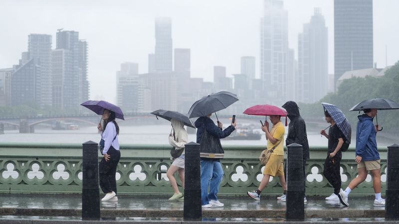 imported-skynews-rain-london-weather_7323774.jpg