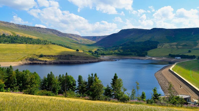 imported-skynews-dovestone-reservoir_7295045.jpg