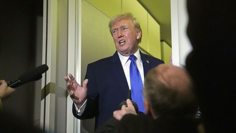 imported-skynews-donald-trump-air-force-one_7167008.jpg