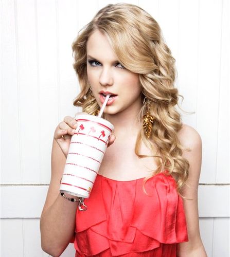 imported-taylorswift-5.jpg