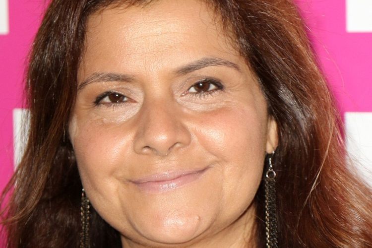 imported-1581335448Nina Wadia-592b0a.jpg