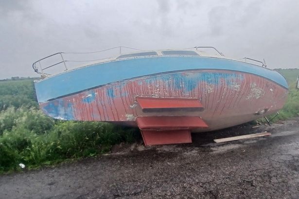 imported-0_Boat-dumped-in-Gorefield.jpg