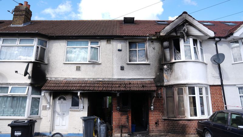 imported-skynews-hounslow-house-fire_7326336.jpg