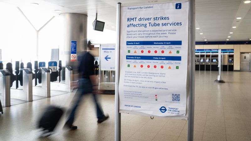 imported-skynews-tube-underground-strike_7249331.jpg