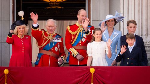 imported-skynews-king-queen-buckingham_7283135.jpg